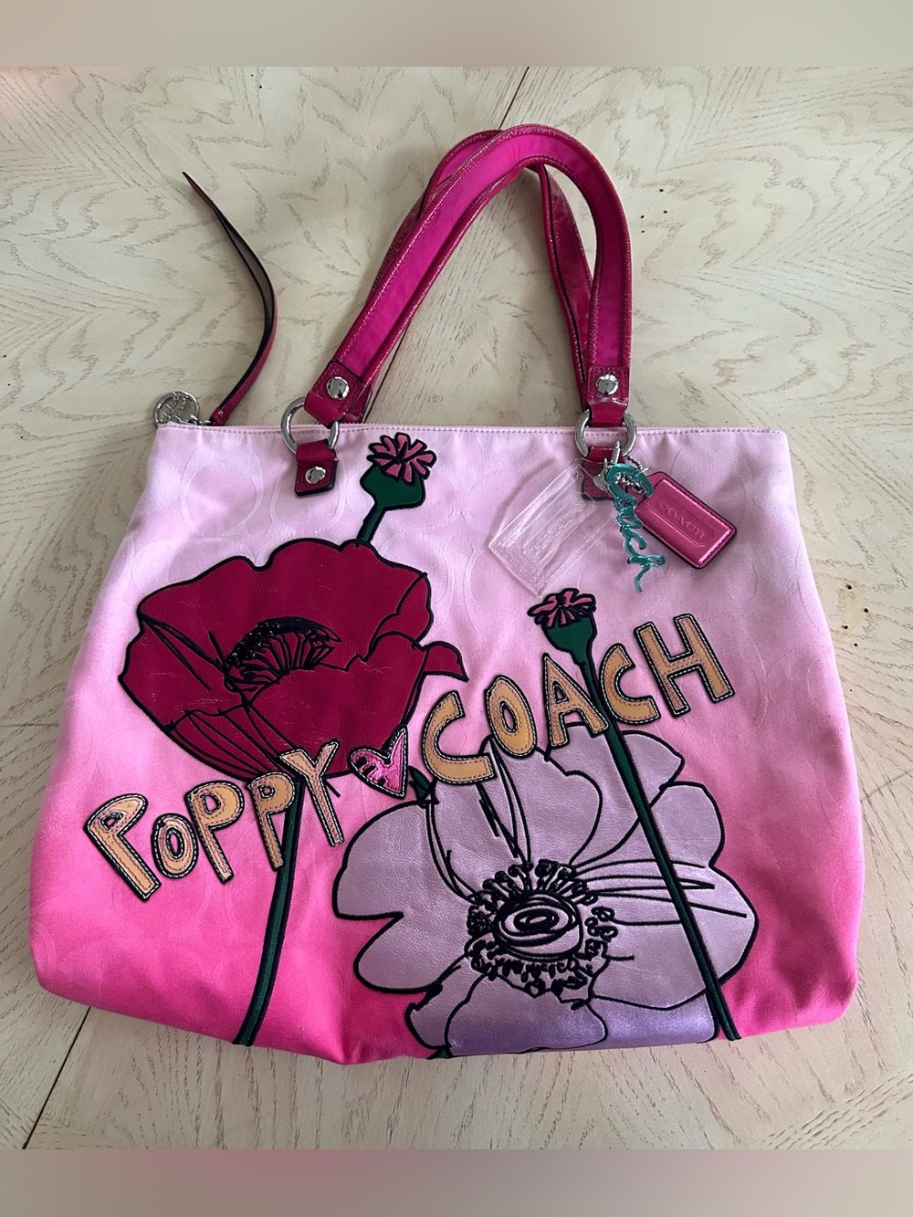 RARE Vintage Coach POPPY OMBRÉ Pink
Floral Tote Bag 2000s 2010 Collectible